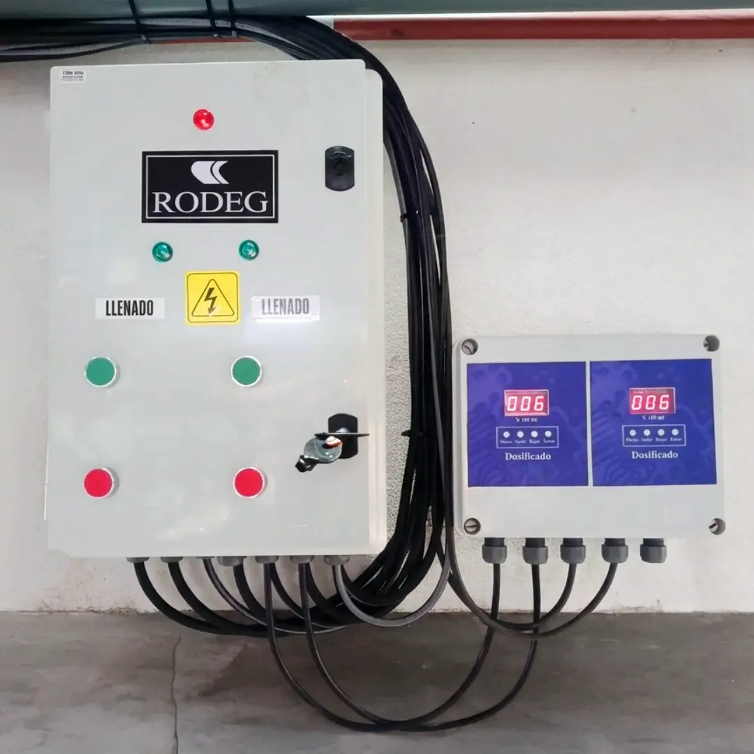 Tablero RODEG del sistema de dosificación instalado
