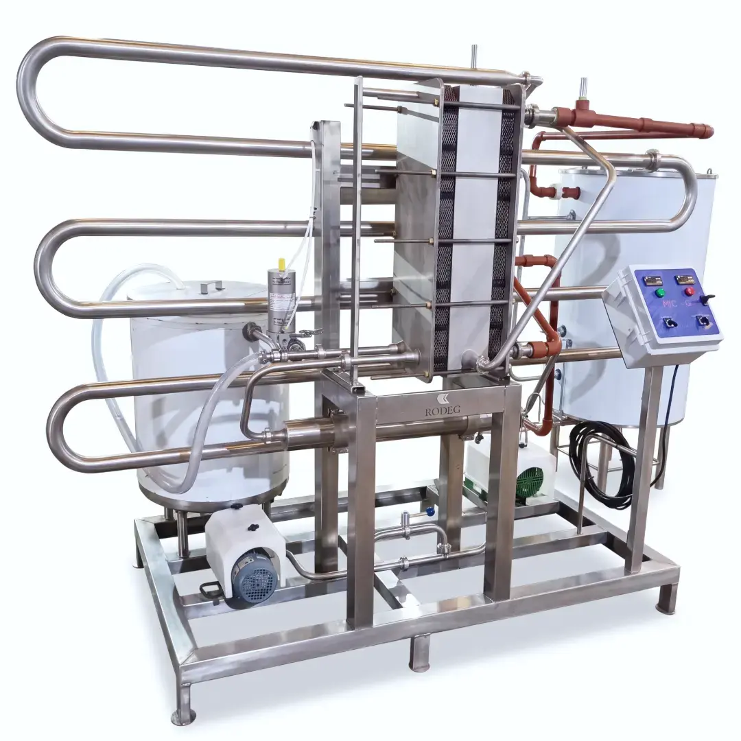 Pasteurizador a placas automático RODEG con tablero de control