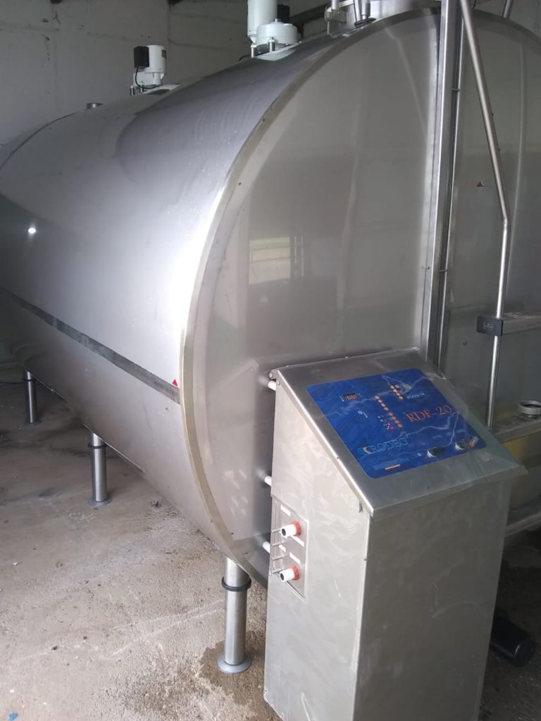 Instalación de Equipo Frío tipo Cisterna de 8.000 Litros con Lavado Automático Programable en Pozo del Molle, Córdoba