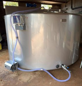 Instalamos Enfriador de Leche tipo Cuba de 8000 LTS - 2 x 4 HP con recuperador de calor de 300 LTS. 6 ▷ Instalamos Enfriador de Leche tipo Cuba de 8000 LTS - 2 x 4 HP con recuperador de calor de 300 LTS. 6 | RODEG ®