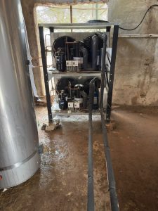 Instalamos Enfriador de Leche tipo Cuba de 8000 LTS - 2 x 4 HP con recuperador de calor de 300 LTS. 3 ▷ Instalamos Enfriador de Leche tipo Cuba de 8000 LTS - 2 x 4 HP con recuperador de calor de 300 LTS. 3 | RODEG ®